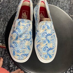 Vans Canvas Slip-On Sneakers in Blue and Cream Paisley new